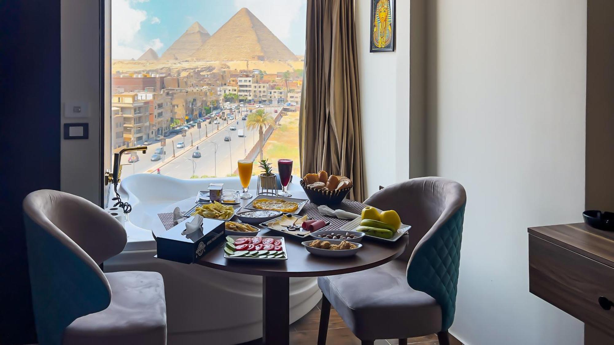 Imperial Pyramids Heights View Bed & Breakfast Nazlet el-Sisi Exterior photo
