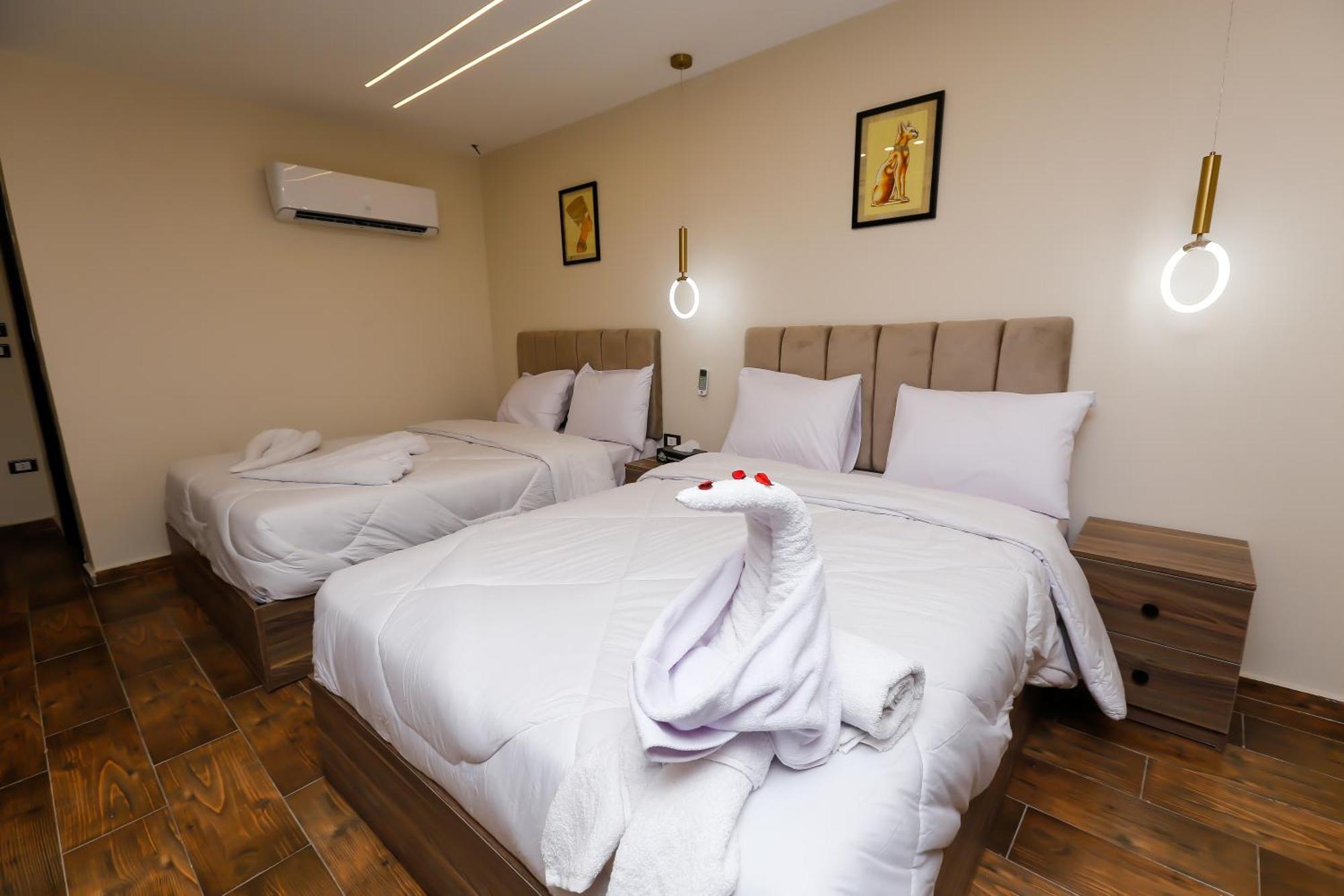 Imperial Pyramids Heights View Bed & Breakfast Nazlet el-Sisi Exterior photo