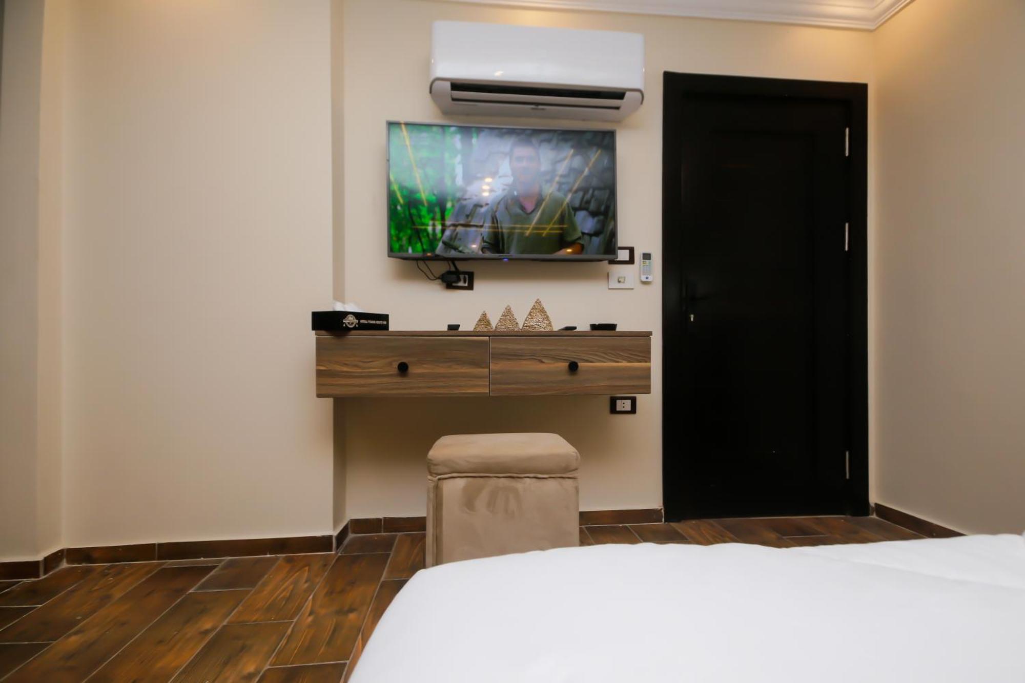 Imperial Pyramids Heights View Bed & Breakfast Nazlet el-Sisi Exterior photo