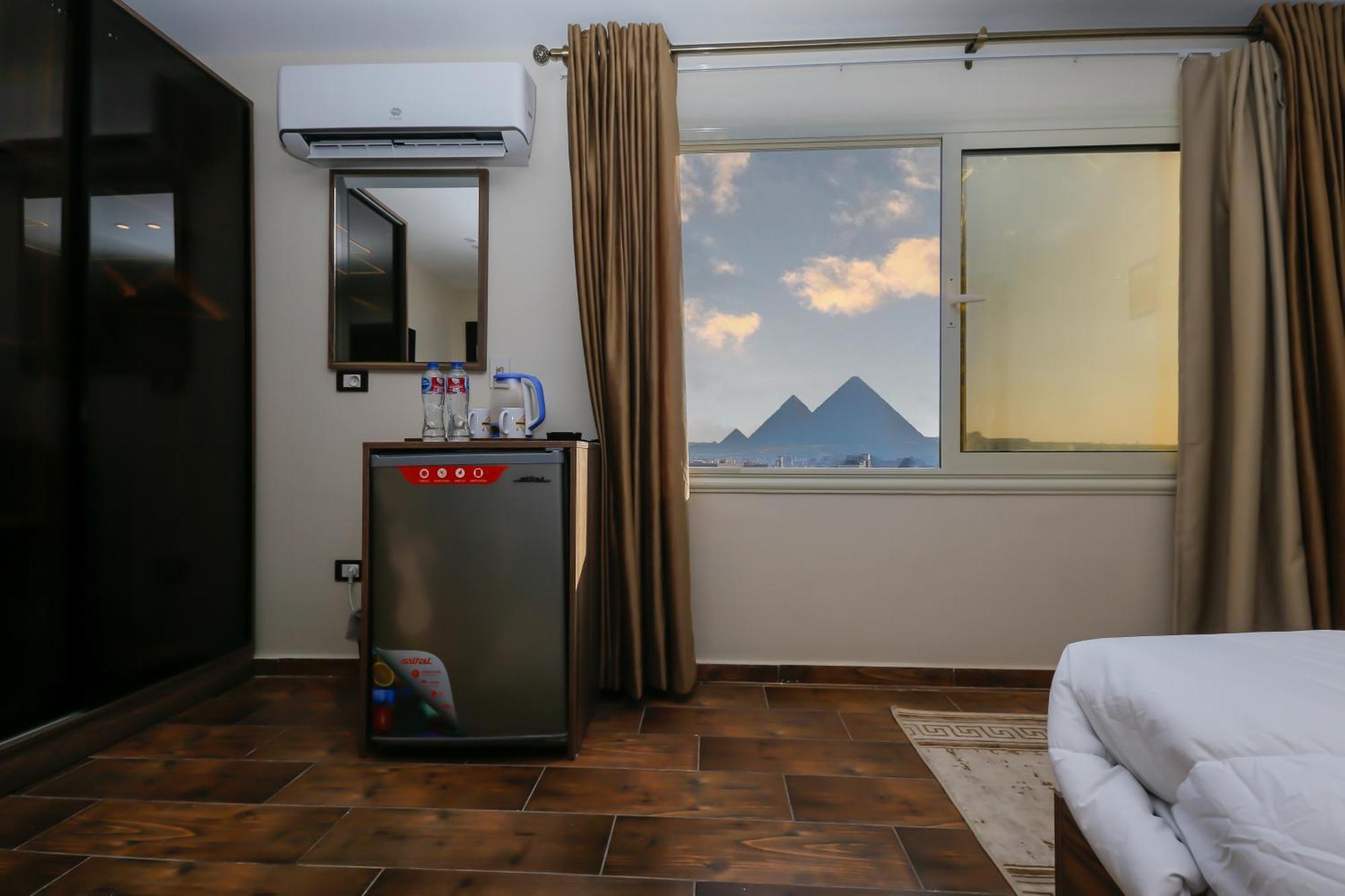 Imperial Pyramids Heights View Bed & Breakfast Nazlet el-Sisi Exterior photo